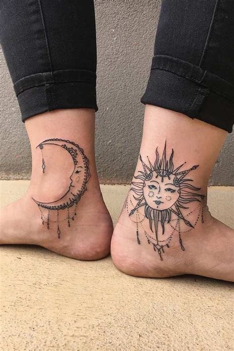 Ý nghĩa vòng tròn quang cánh tay tatoo / ý nghĩa h. Hình Xăm Mặt Trăng Đẹp ️ Tattoo Sói Hú Mặt Trăng Mini