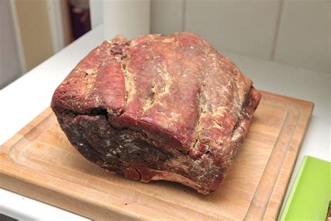 Chef marcela valladolid coats prime rib with a mix of soy sauce, ground chile, garlic and peppercorns, which forms a peppery crust around the juicy meat. aged prime rib pictures | 45-Day Dry Aged Prime Rib Roast ...