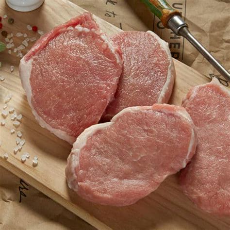 Just mix together some simple seasonings and rub them all over the roast. In-Store - Pork - Homesteader Meats