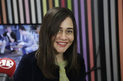 How tall and how much weigh alessandra negrini? Alessandra Negrini confessa que já mandou nudes e foi ...
