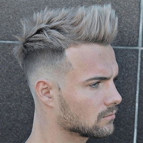 They make the style appear pretty subtle and also highlight the. Kurz Undercut Frisuren Männer Olaseku | Thick hair styles ...
