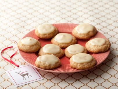Trisha yearwood chocolate cranberry cookies food network. Trisha Yearwood Christmas Bell Cookies/Foodnetwork. - 100 ...