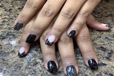 Nail techs at salons in tampa use top brands such as essie, opi, and cnd shellac for polish that pops, but not until nails and cuticles are groomed and. Tampa's top 4 nail salons to visit now