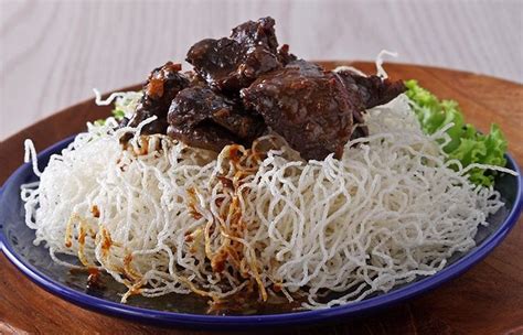 Kini, cakwe goreng sudah siap dinikmati namun kita harus membuat sausnya terlebih dahulu. Cara Membuat Bihun Goreng Yang Enak Dan Sederhana - Masak ...