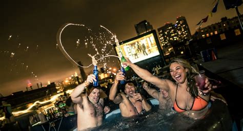 Welcome to hot tub outpost! New Yorkers Can Now Watch Movies From a Rooftop Hot Tub ...