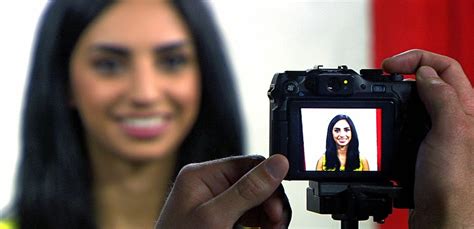 Check spelling or type a new query. Bagaimana Terlihat Cantik Saat Foto KTP , SIM Atau ...