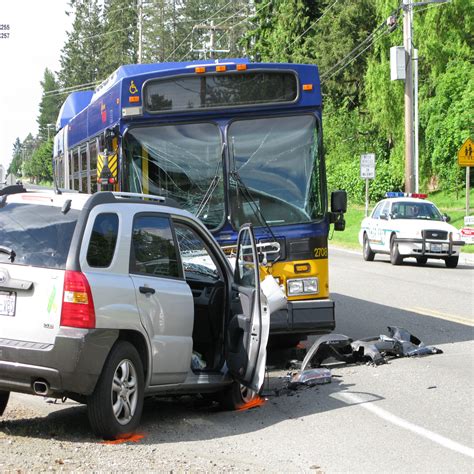 Our fresno lawyers represent victims who have suffered losses in all types of bus accidents. Queens bus accident injures passengers | Top New York ...