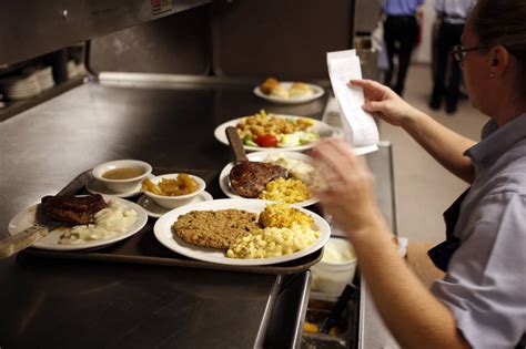 Cracker barrel is offering heat and serve thanksgiving meals. Cracker Barrel Christmas Take Out Dinner / Thanksgiving ...