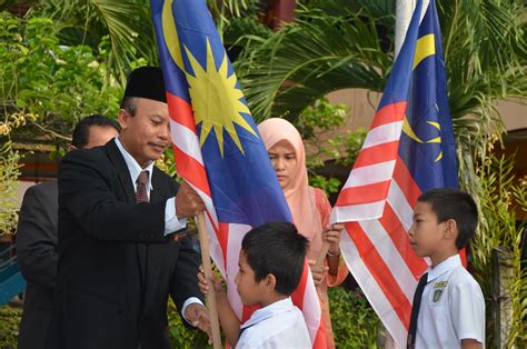 Sudah menjadi tradisi di setiap sekolah di mana apabila bermulanya bulan ogos, pastinya rancangan dan program berkaitan sambutan kemerdekaan negara akan diadakan bagi memupuk semangat patriotik dan sifat cintakan negara di kalangan diri murid. Sekolah Kebangsaan Sungai Tengi: SAMBUTAN BULAN KEMERDEKAAN