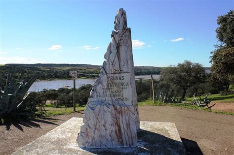 Portugal y españa han reabierto este miércoles su frontera con actos que han concluido en la localidad lusa de elvas y que han protagonizado el rey felipe vi, el presidente portugués, marcelo rebelo de sousa, y los jefes de sus respectivos gobiernos, pedro sánchez y antónio costa. LA GALGA RUMBA: PONTE DA AJUDA (Frontera España-Portugal ...