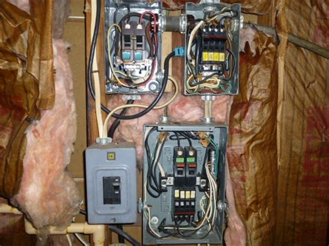 In most homes you will only see 100 amp service on secondary service panels, which are often called sub panels. many homes have a master service panel that feeds from municipal hookups and one or more secondary panels that feed from the master one. How many sub panels on 100 amp service | Diy electrical ...