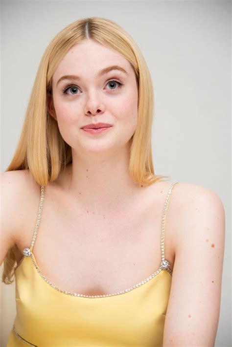 Mary elle fanning (born april 9, 1998) is an american actress. Elle Fanning - "The Great" Press Conference in Beverly ...