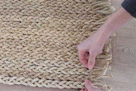 How to crochet a giant circular rug. DIY no-sew braided rope rug, #Braided #braidedRugsdiynosew ...