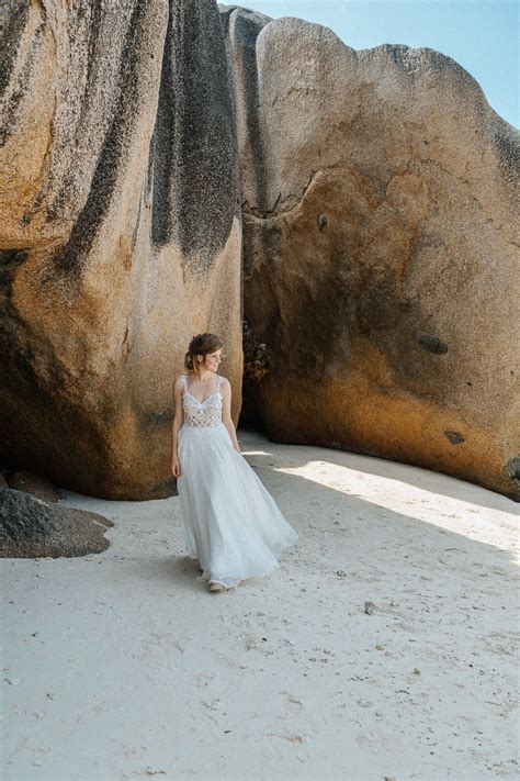 Suchen sie in stockfotos und lizenzfreien bildern zum thema hochzeitskleid 34 von istock. Heiraten auf den Seychellen: Destination Wedding und ...