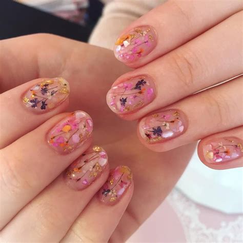 Press sample and nothing to disclose. 63 Dazzling Flower Nail Art For Pleasant Spring 2017