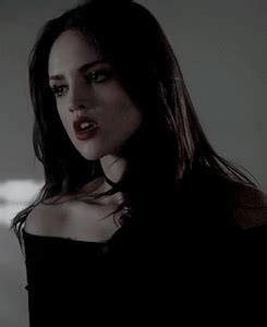 All of the gifs below the read more are small to medium and high quality. Pin by ♠ Amanda ♠ on Character // Davina | Eiza gonzalez ...