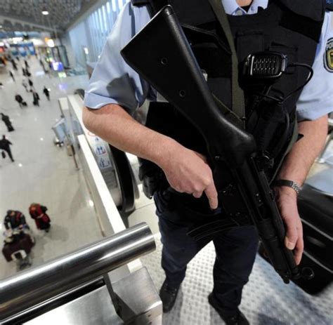 Ältere deutsche antiterrorgesetze sind beispielsweise der 1976 neu geschaffene straftatbestand mitgliedschaft in einer terroristischen. Kommission legt Bewertung der Anti-Terror-Gesetze vor - WELT