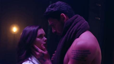 Laura, in order to save her relationship from falling apart, goes to sicily, where she meets massimo. 17 Steamy Netflix Movies & Series to Watch After '365 Days ...