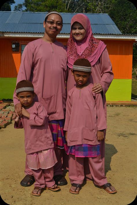 Agar perpaduan warna terlihat cantik, menarik, keren warna orange merupakan kombinasi dari warna merah dan kuning, warna ini melambangkan kebahagian, keceriaan, antusias, kehangatan dan sukses. MY ALL: ~WW~ we in pink belacan