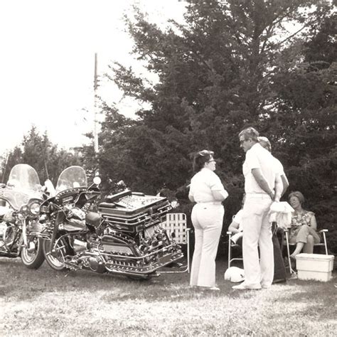 I am selling my 1973 harley davidson shovel head dresser i bought it from the original owner the bike is totally original it has been sitting for a long time i took the tanks off and washed them out i put them. Light My Fire, Baby! Remembering Harley-Davidson Dressers ...