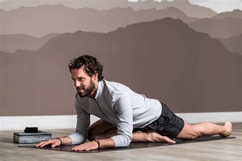 6 Yoga poses for athletes