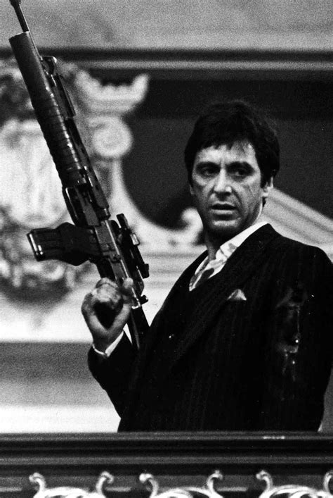 Продюсер, сценарист, режиссер, актер, оператор. Al Pacino in Scarface | Movie Night | Gangster movies, Al ...