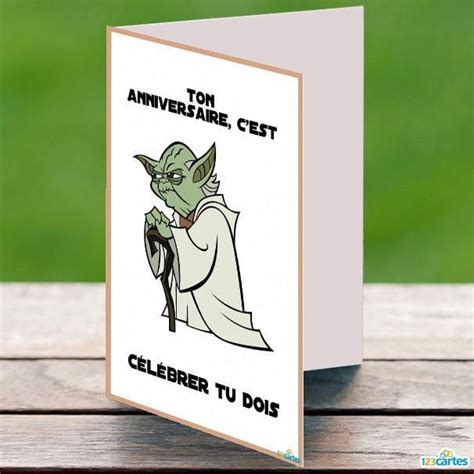 Compte ta vie par les sourires et non les larmes et compte ton âge par les amis et non les années. Carte D'anniversaire Yoda New Carte Anniversaire Yoda De L'univers Star Wars (Dengan gambar)