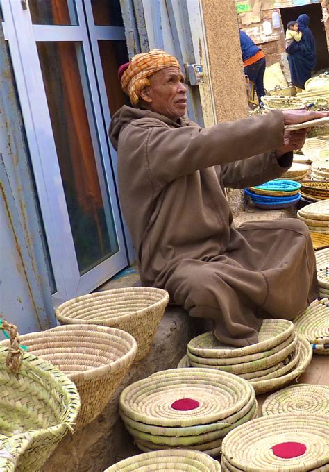Footloose & Fancy-Free....: Moroccan people
