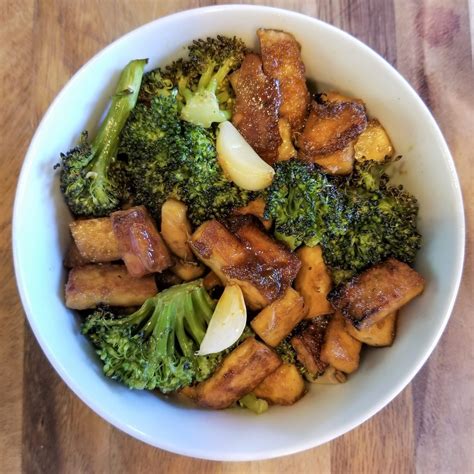 My tofu got a beautiful dark color which i served over brown ice, asparagus on the side. Broccoli Brown Sauce With Tofu Calories : Tofu Stir-Fry ...