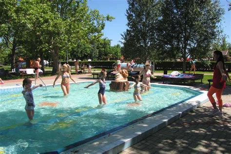 Sports event in budapest, hungary by aquaworld budapest on friday, july 27 2018 with 13k people interested and 1.5k people going. Kumánia Gyógy- és Strandfürdő | Kisújszállás fürdő Nyitva van