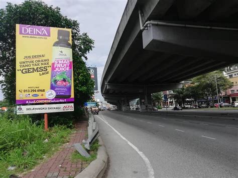 Best nasi lemak in setia alam. BILLBOARD JUS DEINA ADA TEPI JALAN RAYA