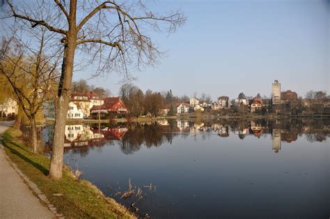 Mit dieser veranstaltungsreihe bieten wir für bürger und gäste ein interessantes und hochwertiges programm im haus am stadtsee. Bad Waldsee Am Ufer /Stadtsee Foto & Bild | landschaft ...