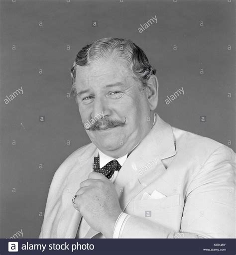 Based on the dame agatha christie novel, our favorite belgian detective, hercule poirot (sir peter ustinov), is on a cruise up the nile. Death on the Nile (1978) , Peter Ustinov Date: 1978 Stock ...