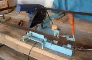 How to sharpen blades on a lawn mower. Homemade Bandsaw Blade Sharpening Jig - HomemadeTools.net