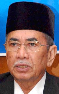 Wan junaidi bin tuanku jaafar (jawi: Wan Junaidi to testify against Chong today in 'hypocrite ...