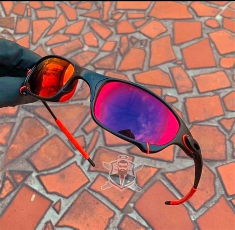 Felix brych hat streit mit seinen beiden langjährigen assistenten und vertraut deshalb auf andere linienrichter. Pin de Felix De Anda Gomez em lentes para sol em 2021 ...