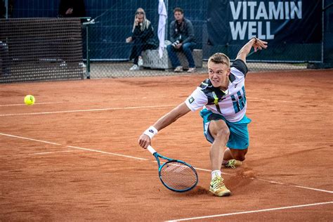 Holger vitus nødskov rune (danish pronunciation: Holger Rune, de 17 anos, impressiona mas perde na estreia ATP após liderar 6-2 e 2-0