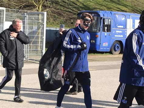 Juni 2022 beim bundesligisten bayer 04 leverkusen unter. Fein mit Maske beim HSV-Training - Pohjanpalo fehlt