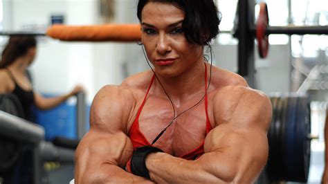 Female bodybuilders are incredible with a passion for sculpting, strength, and power. Deze 10 herkenbare types kom je in elke sportschool tegen ...