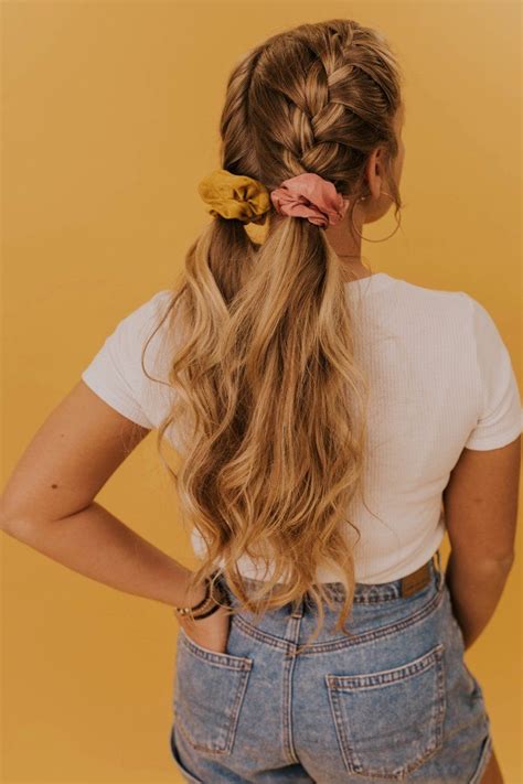 If you have very fine hair, it's easy to feel like you're limited with the hairstyles that you can work with. Best Hair Scrunchie Hairstyles For All Types Of Hairs