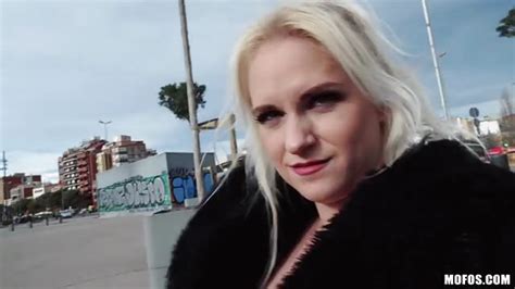 Watch partyschlampe gefickt video,free download high quality 1080p sex. Nuttige Blondine abgeschleppt und gefickt - PORNOHEIT.COM