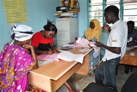 Viuno vya mtoto wa kitanga.,lazima ukojoee. UANDIKISHAJI WA VYETI VYA KUZALIWA ~ SERENGETI MEDIA CENTRE