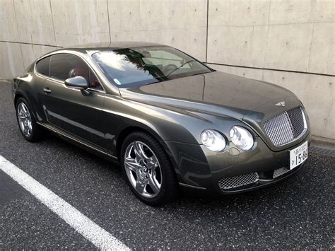 Imagine a perfect marriage of german technology and british materials and accommodations, and you get the picture. BENTLEY Continental GT - 2004 - Euro Japan Cars