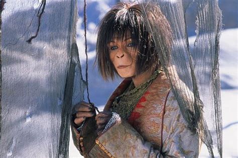 He goes to the apes' forbidden zone calima to discover the crashed space station, which apparently has been there for. Pictures & Photos from Planet of the Apes (2001) - IMDb
