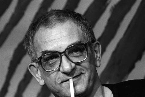 Kieślowski nieustannie doskonalił formę swoich filmów, z ogromną precyzją dopracowując ich ostateczny kształt. Krzysztof Kieślowski. Nowa fascynująca biografia reżysera ...