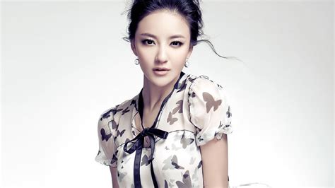 Apr 01, 2010 · 小弟本人的見解是 跳水時 方向偏了 撞到防波堤 其實本來是一個動而已 後來落入水中 傷口裂開了 其實 烈合處 並不向各位所見 從中間開合 是由臉頰到下顎撕裂 並無傷及腦幹 故活的下去 不過中樞神經 應該已經斷裂 除非接受顯微手術 不然不是失血過多 刘雨欣爆青筋性感爆乳桌面壁纸_桌面壁纸下载_四季壁纸