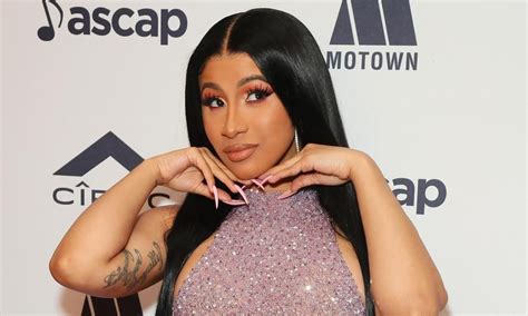 Carbi b showed off her newest haircut on instagram: Cardi B upset with trolls over photoshopped photo of ...