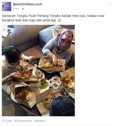 Sedang mencari obat alami yang membantu kamu melawan penuaan? 2 Foto aksi santai Tengku Puan Pahang Tengku Azizah makan ...