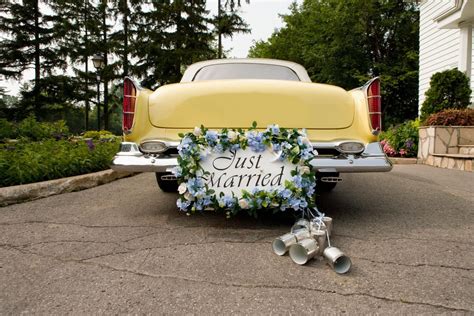 Our wedding bell chapel drive thru ceremony offers a truly unique & memorable experience you're sure to enjoy! 9 Amazing Drive Thru Wedding Chapels That Are Proud to ...
