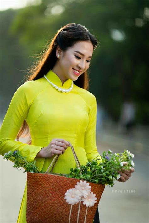 Pin by maxx on Vietnamese Beauty | Vietnamese long dress, Ao dai, Vietnamese dress
